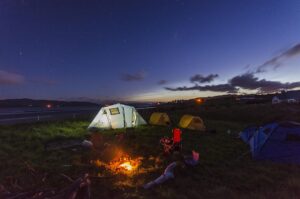 夏のキャンプで素敵な出会いを楽しむ方法は？